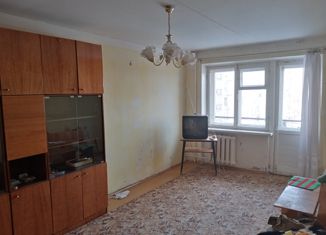 Продам трехкомнатную квартиру, 60 м2, Магнитогорск, проспект Карла Маркса, 111