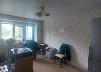 Продажа 3-комнатной квартиры, 54 м2, Северск, Советская улица, 34