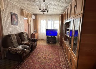 Продам 4-комнатную квартиру, 62 м2, Оренбургская область, улица Комарова, 2