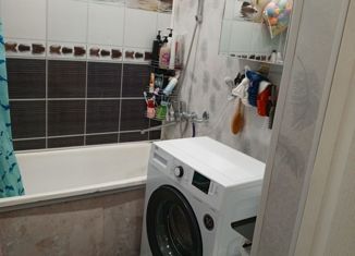 Продажа 2-ком. квартиры, 42.5 м2, Соликамск, улица 20-летия Победы, 157