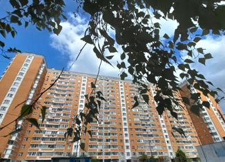 Трехкомнатная квартира на продажу, 77.5 м2, Москва, улица Маршала Савицкого, 30, улица Маршала Савицкого