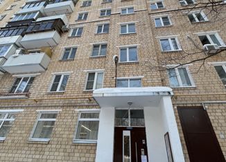 Продаю 2-комнатную квартиру, 39 м2, Москва, улица Приорова, 2А, район Коптево