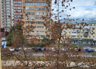 Продаю трехкомнатную квартиру, 69.4 м2, Самара, Революционная улица, 142, метро Гагаринская