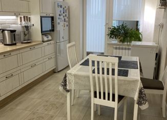 Сдача в аренду 3-ком. квартиры, 94 м2, Курская область, Почтовая улица, 12