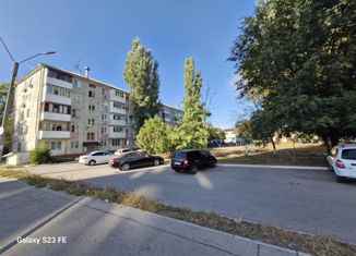 Продажа 2-ком. квартиры, 42.5 м2, Тольятти, Октябрьская улица, 76, Центральный район