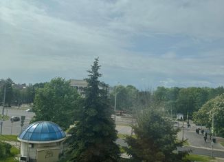 Продается двухкомнатная квартира, 50.3 м2, Брянск, улица Дзержинского, 3, Фокинский район