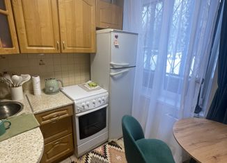 Сдаю двухкомнатную квартиру, 45 м2, Москва, улица Паперника, 10, улица Паперника