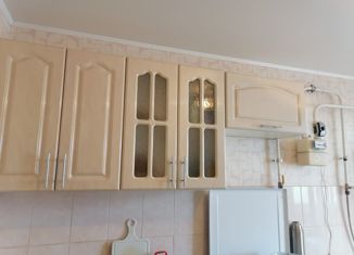 Продаю 2-ком. квартиру, 58.3 м2, Арск, улица Мусы Джалиля, 9А