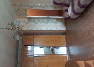 Продается 1-ком. квартира, 30 м2, Канаш, микрорайон Восточный, 16