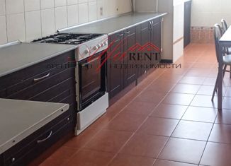 Сдам 2-комнатную квартиру, 70 м2, Ставрополь, улица Серова, 470/4, микрорайон №10