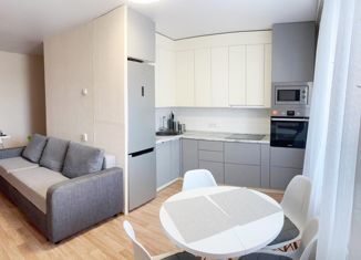 Продам трехкомнатную квартиру, 59.8 м2, микрорайон Вишнёвая Горка, Олимпийская улица, 3