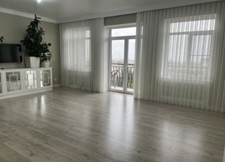 Продаю 3-комнатную квартиру, 151 м2, Нальчик, район Мей, улица Тарчокова, 29