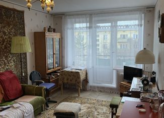 Продажа 2-комнатной квартиры, 45 м2, Апатиты, улица Бредова, 21