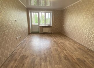 Продажа трехкомнатной квартиры, 60.6 м2, Заинск, улица М. Никифорова, 79