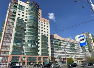 Продается однокомнатная квартира, 50 м2, Челябинск, улица Братьев Кашириных, 10, район Заречье