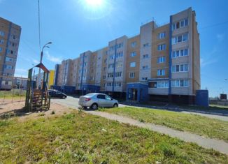 Продам квартиру студию, 31.9 м2, деревня Хохряки, Тепличная улица, 33