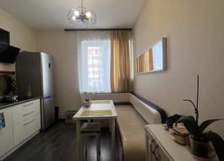 Продаю 3-комнатную квартиру, 80 м2, Нижегородская область, улица 40 лет Октября, 15к2
