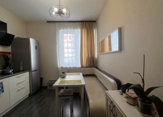 Продаю 3-комнатную квартиру, 80 м2, Нижний Новгород, улица 40 лет Октября, 15к2, улица 40 лет Октября
