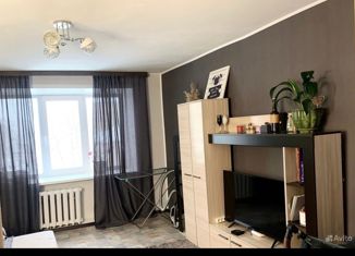 Продаю 2-ком. квартиру, 46 м2, село Ленинское, улица Кагыкина, 32