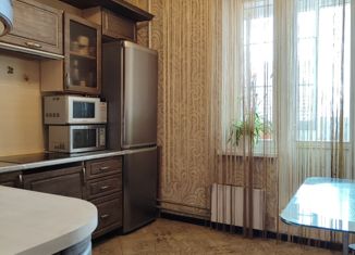 Продам двухкомнатную квартиру, 55 м2, Москва, проспект Защитников Москвы, проспект Защитников Москвы, 1