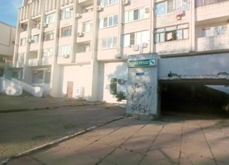 Продается комната, 91 м2, Элиста, улица Балакаева, 5к3