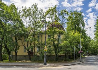 3-ком. квартира на продажу, 105 м2, Санкт-Петербург, Пушкинская улица, 1/17