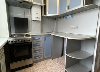 Продам трехкомнатную квартиру, 45 м2, Ставрополь, улица Михаила Морозова, 10, микрорайон № 2