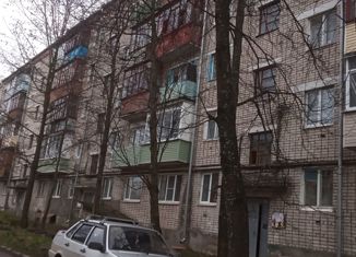 Продажа двухкомнатной квартиры, 43 м2, поселок городского типа Балакирево, улица 60 лет Октября, 5