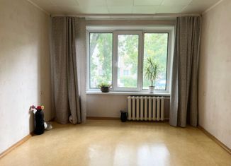 Продам 2-ком. квартиру, 45.6 м2, Березники, улица Черняховского, 34