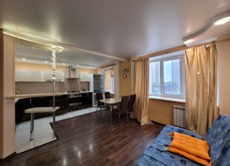 Продаю трехкомнатную квартиру, 85 м2, Энгельс, Трудовая улица, 12/2