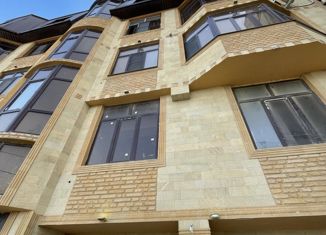 Продаю 2-ком. квартиру, 100 м2, Махачкала, улица Сарир, 16, Ленинский район