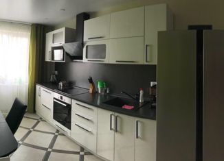 Сдаю в аренду 4-ком. квартиру, 87 м2, Новоалтайск, Прудская улица, 21