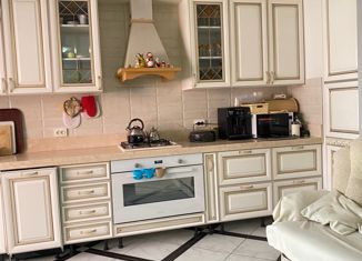 Продаю 2-комнатную квартиру, 70.4 м2, Череповец, улица Белинского, 63, ЖК Прибрежный