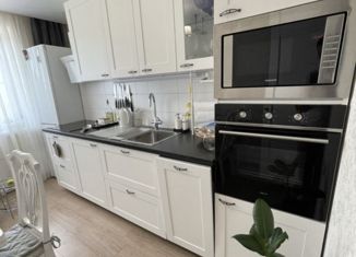 Продаю 2-ком. квартиру, 75.1 м2, Кингисепп, улица Жукова, 20