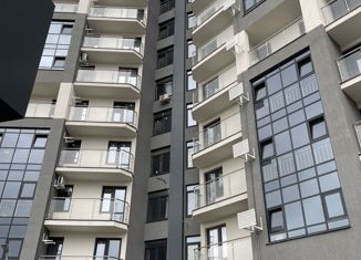 Продаю 2-комнатную квартиру, 62.8 м2, посёлок городского типа Дагомыс, Батумское шоссе, 69/2