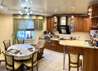 Трехкомнатная квартира на продажу, 103.2 м2, Ухта, Тиманская улица, 4