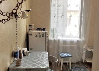 Трехкомнатная квартира на продажу, 73 м2, Соликамск, улица Володарского, 31