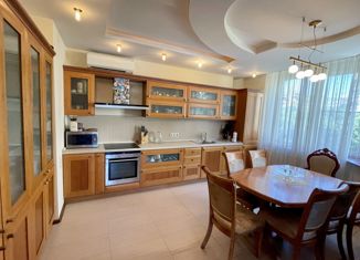 Продается 4-ком. квартира, 110 м2, Ростов-на-Дону, улица Еременко, 56/7, Советский район