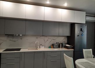 Продаю 3-ком. квартиру, 58.2 м2, посёлок Новая Адыгея, Бжегокайская улица, 31/1к1