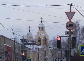 Продам двухкомнатную квартиру, 42 м2, Кировград, улица Декабристов, 8