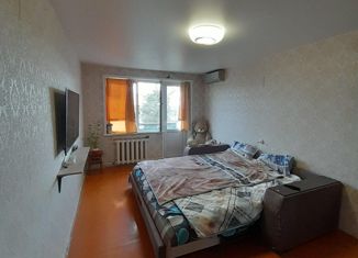 Продам 2-ком. квартиру, 42 м2, Элиста, 4-й микрорайон, 17