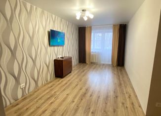 Продаю 3-комнатную квартиру, 65.1 м2, посёлок Полеводство, Комсомольская улица, 3