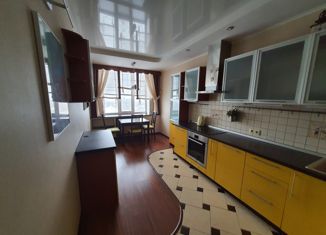 Продам трехкомнатную квартиру, 80.9 м2, Оренбург, улица Сергея Лазо, 14, жилой район Степной