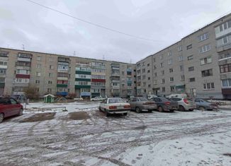 Продаю 2-ком. квартиру, 46.5 м2, Курган, улица Отдыха, 4Б, жилой район Северный