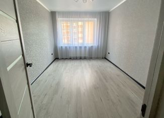 Сдается трехкомнатная квартира, 79 м2, Краснодар, улица имени Героя Георгия Бочарникова, 12/1, микрорайон Губернский