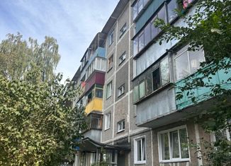 Продается 2-комнатная квартира, 47.4 м2, Курская область, улица Комарова, 21