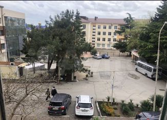 Продажа 3-ком. квартиры, 48 м2, Туапсе, улица Свободы, 24