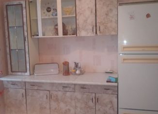 Сдается в аренду 3-комнатная квартира, 65 м2, Усть-Илимск, улица Героев Труда, 33