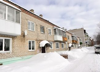 Продается двухкомнатная квартира, 48 м2, Кудымкар, улица Карла Маркса, 27