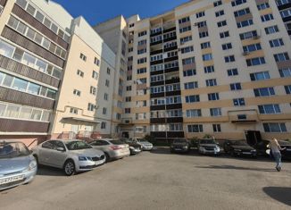 Продается трехкомнатная квартира, 88 м2, Грязи, улица Марины Расковой, 34А